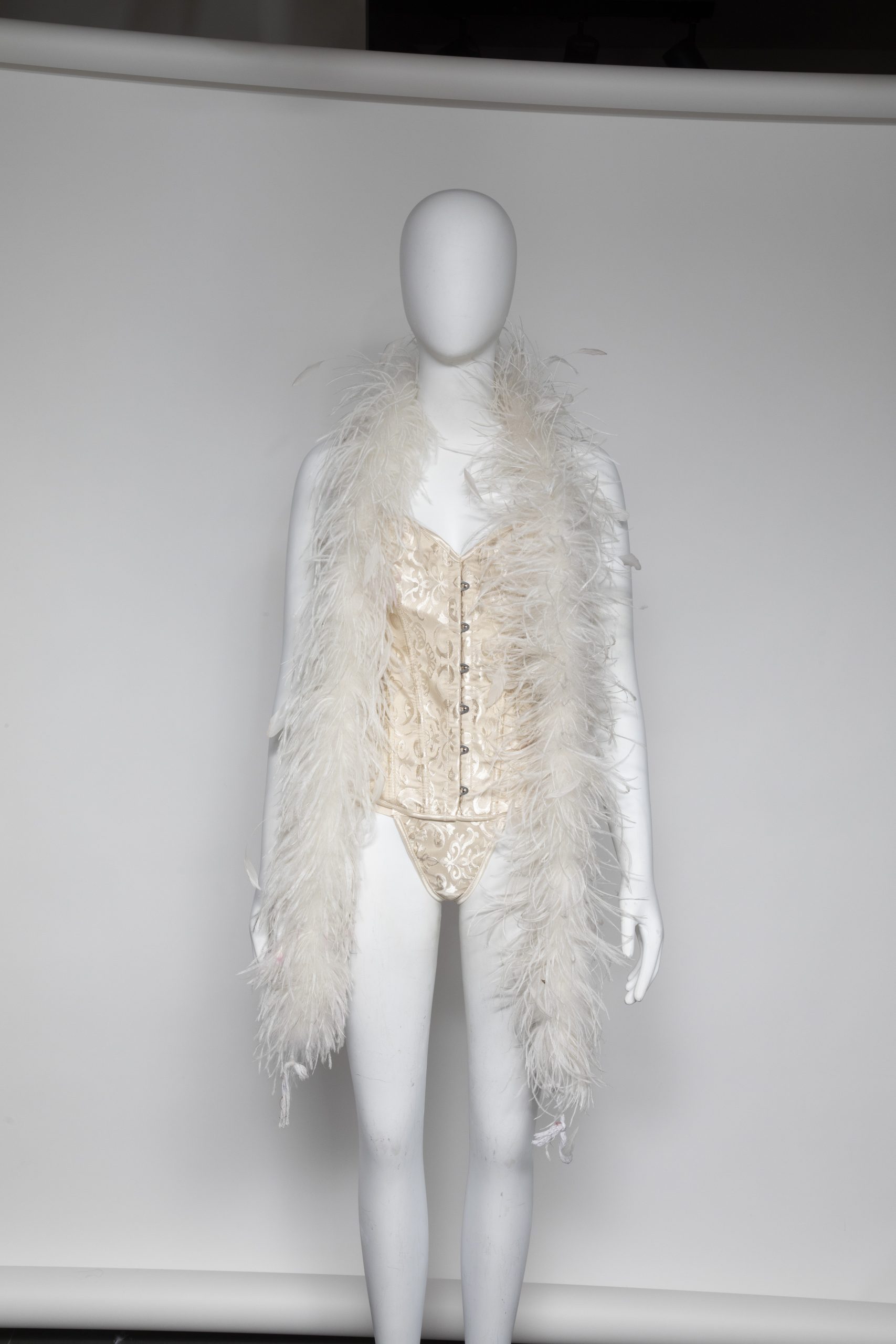 צעיף יען 4 פליי טיפות אוף וויט