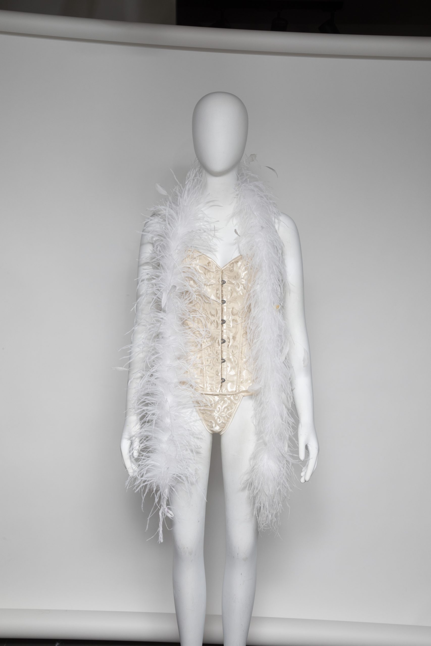 צעיף יען 4 פליי טיפות לבן