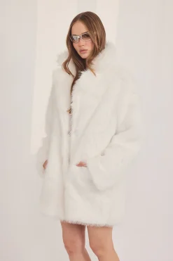 The Coat NH - בלי כובע סופי לבן טדיס