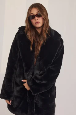 The Coat NH - בלי כובע ראביט שחור